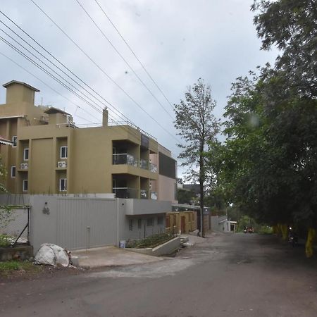 ホテル Regal Panhala Residency エクステリア 写真