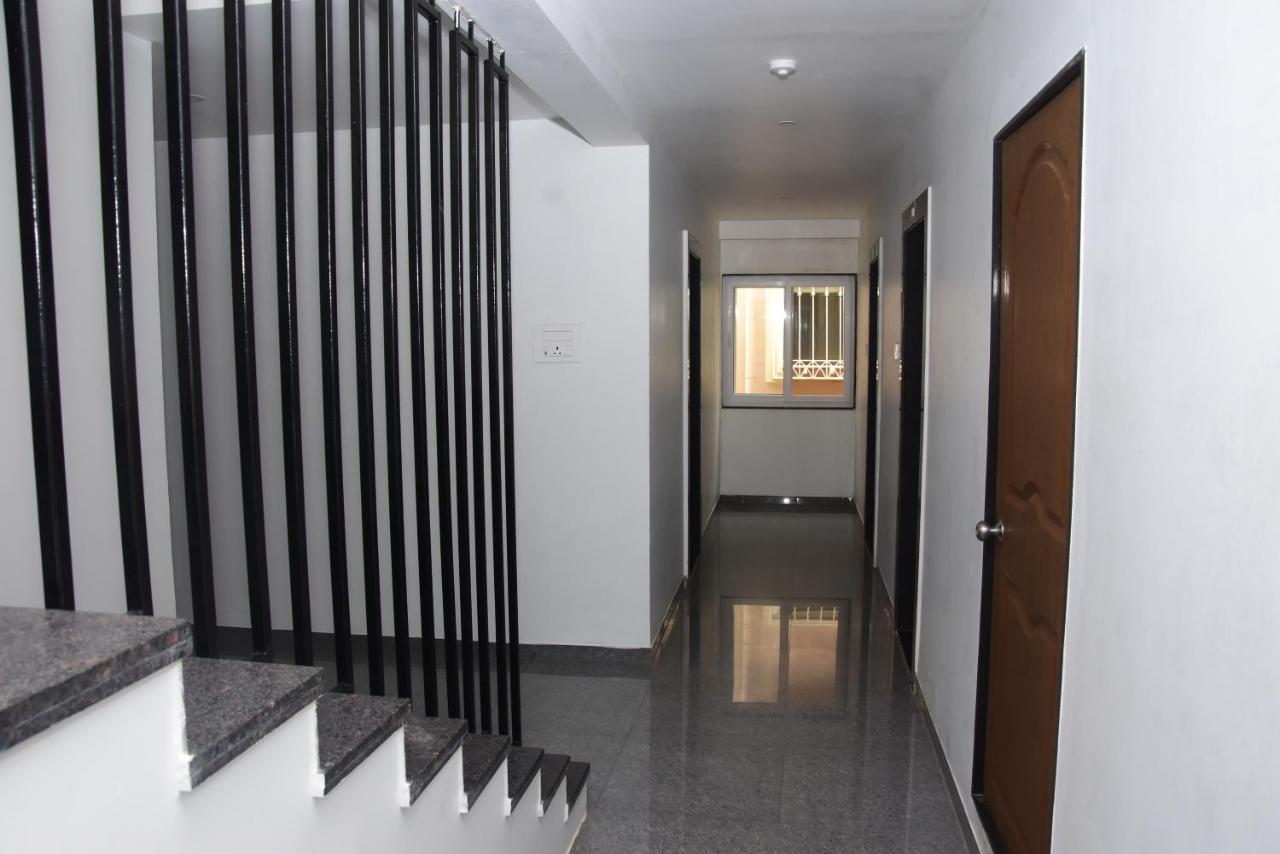 ホテル Regal Panhala Residency エクステリア 写真