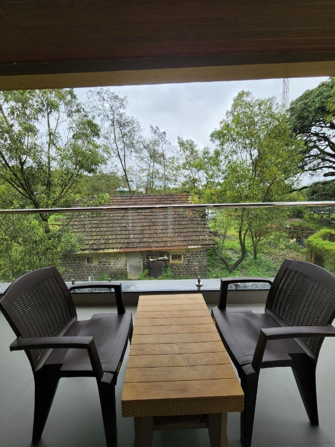 ホテル Regal Panhala Residency エクステリア 写真